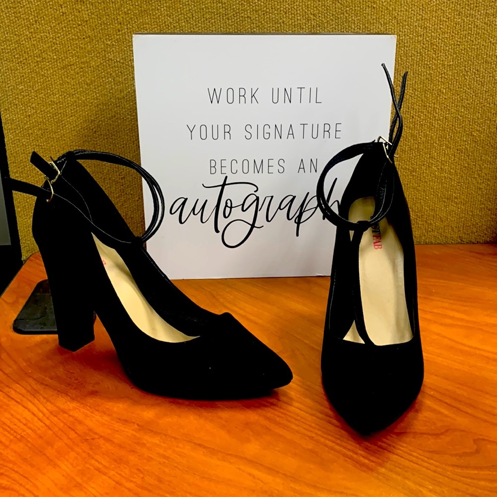 Black business heels